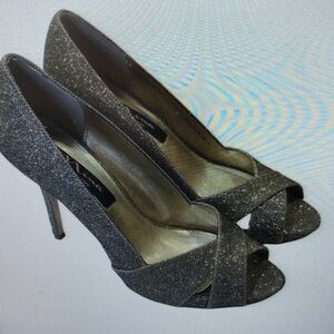 NINA New York Heels Size 7.5 Champagne Gunmetal Silver Metallic Shimmer